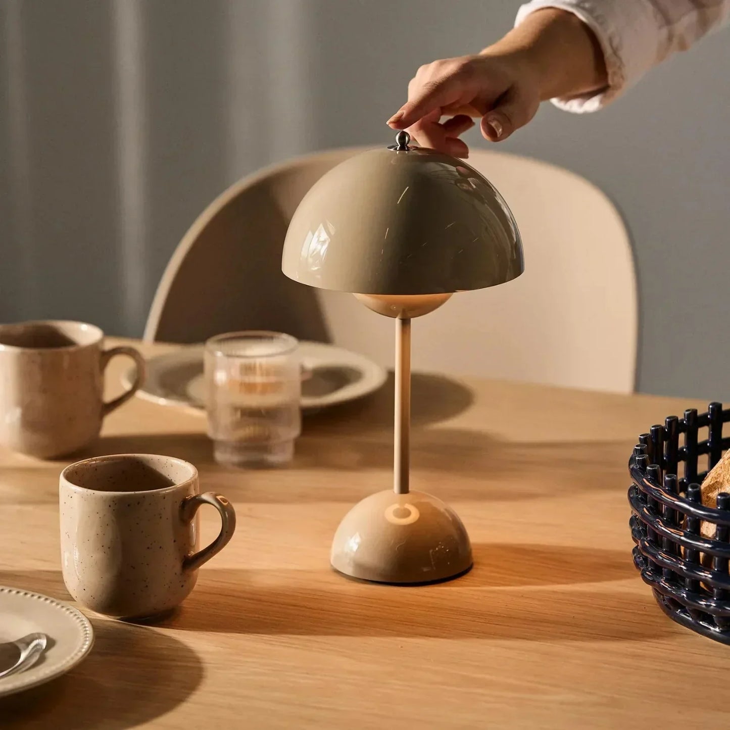 阿姆斯特丹設計桌燈 | 1+1 免費