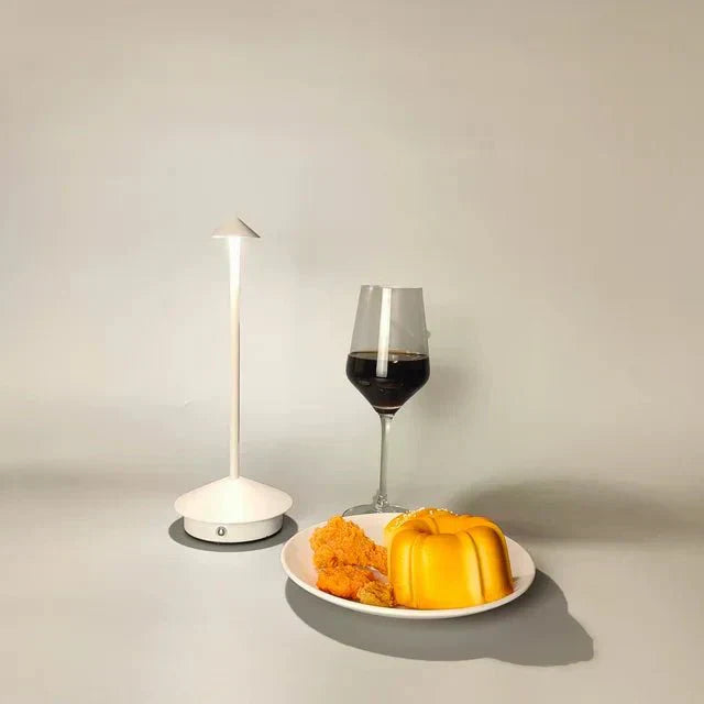 馬羅達創意設計桌燈 | 1+1 免費